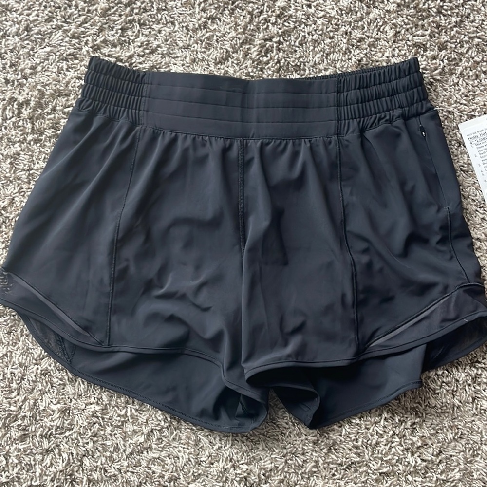 Lululemon Hotty Hot black shorts size 10 NWT